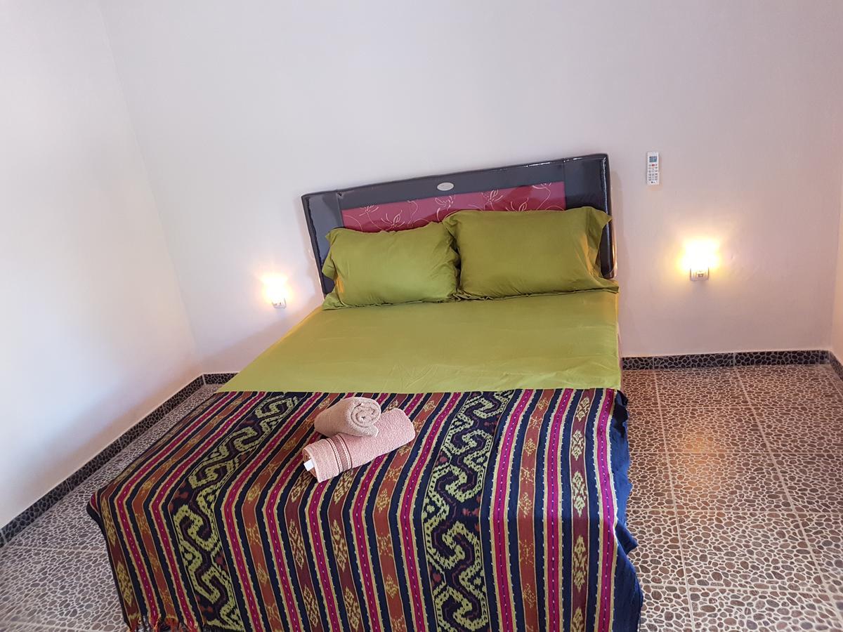 Kuta Lodge Homestay Buitenkant foto